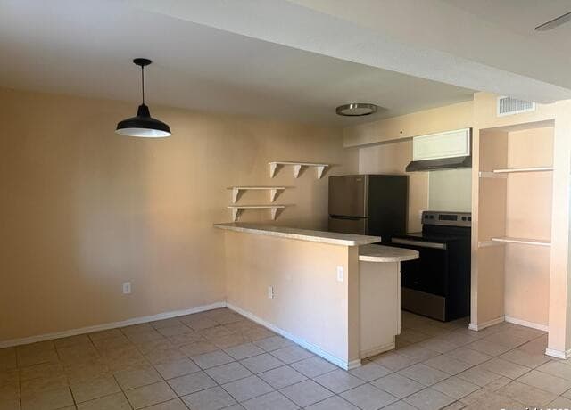 2-bedroom rental at 3718 Pleasanton Rd. Unit 2-103 in San Antonio, TX — photo 3