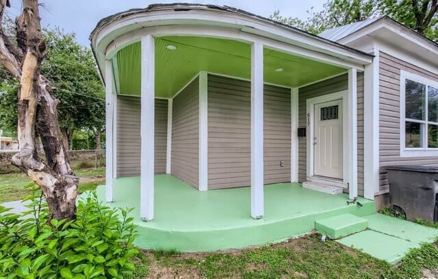 517 Hicks Ave — photo 2