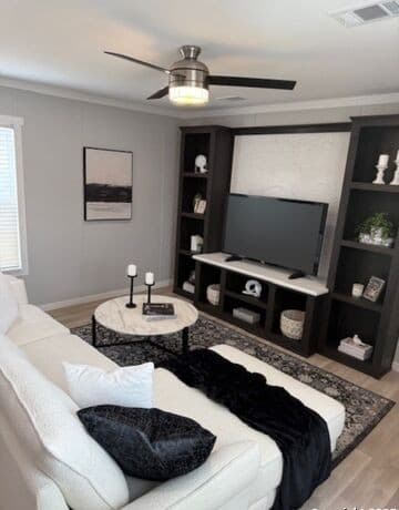 15949 Flores Curve — photo 2