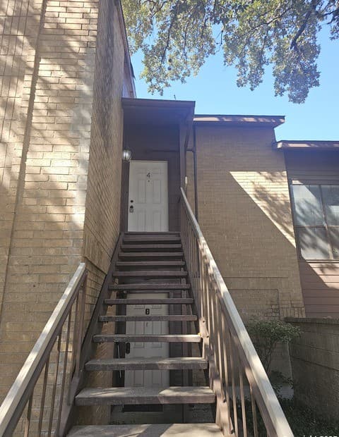 8611 Datapoint Unit 4 — photo 1