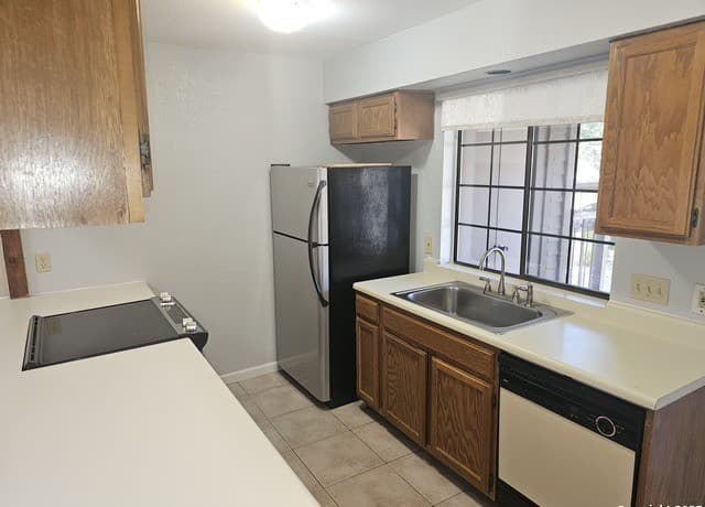 8611 Datapoint Unit 4 — photo 4