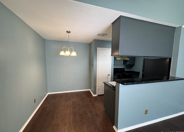 4803 Hamilton Wolfe Unit 606 — photo 3