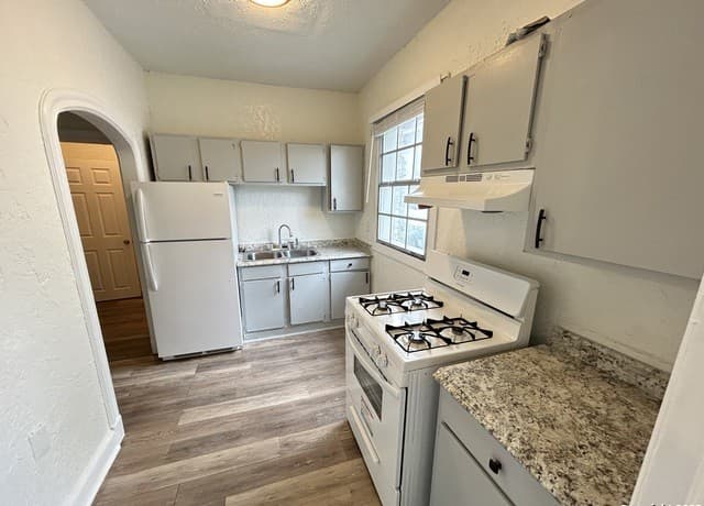 1625 Mccullough Ave Unit 8 — photo 2