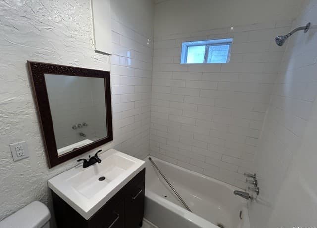 1625 Mccullough Ave Unit 8 — photo 4