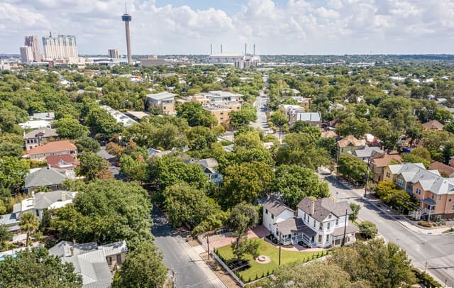 1231 S Alamo — photo 2