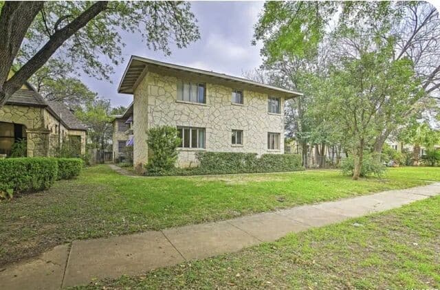 217 Lullwood Unit 3 — photo 1