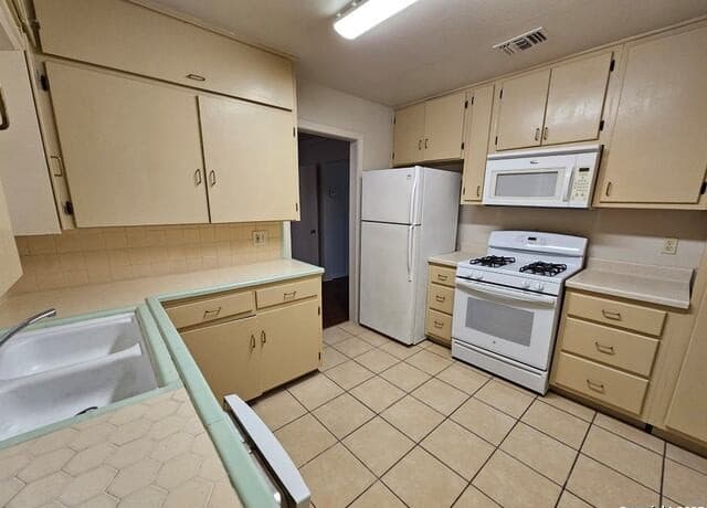 217 Lullwood Unit 3 — photo 5