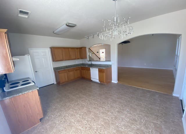 707 Sycamore Moon — photo 3