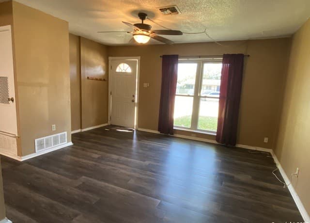 1057 Curtiss — photo 3