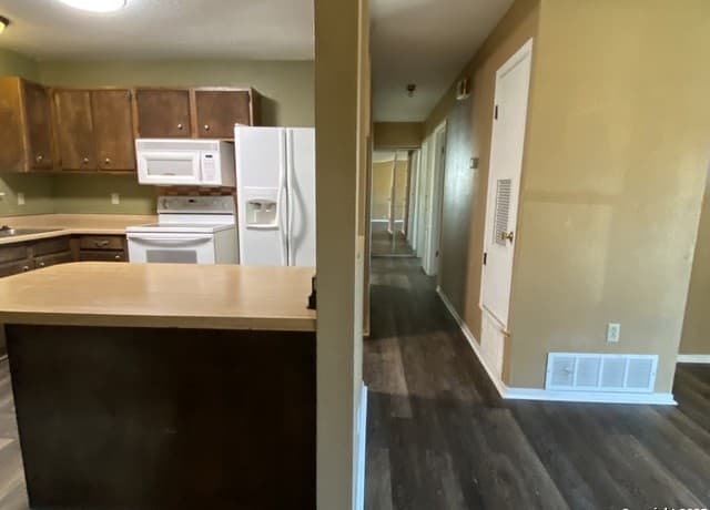 1057 Curtiss — photo 4