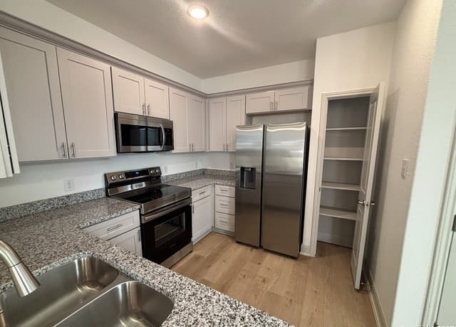 7525 Briarwood Pass Unit 102 — photo 5