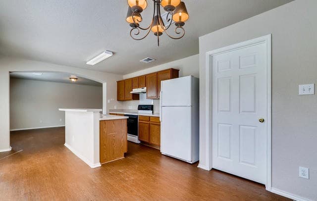 5418 Tomas Circle — photo 3