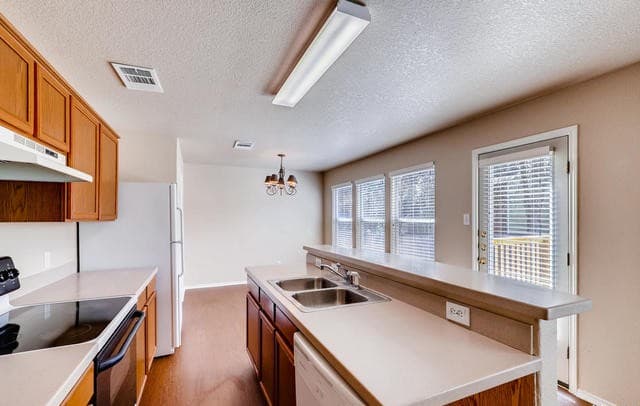 5418 Tomas Circle — photo 4