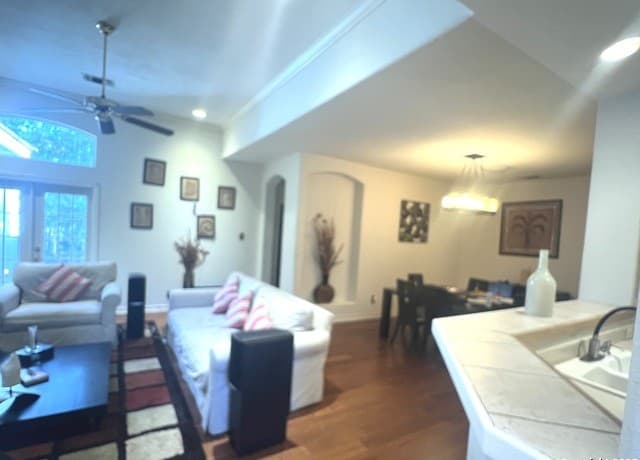 610 Renoir — photo 3