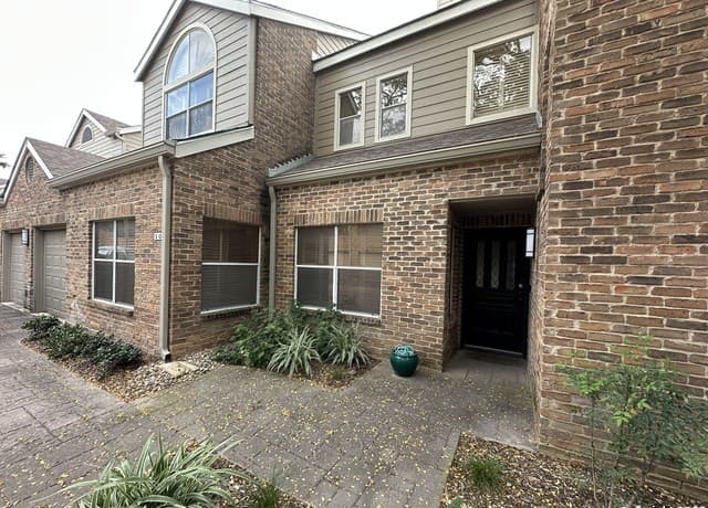 8103 New Braunfels Unit 10 — photo 3