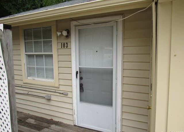 311 E Rosewood Unit 103 — photo 2