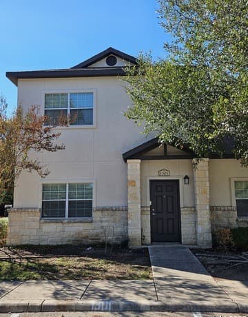 1000 Diamond Unit 1301 — photo 2