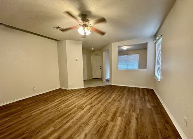 107 Cindy Lou Dr — photo 3