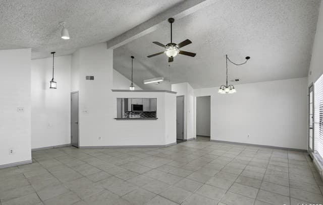 6315 Forest Village — photo 4