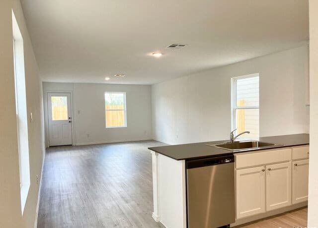 10914 Presa Way — photo 2