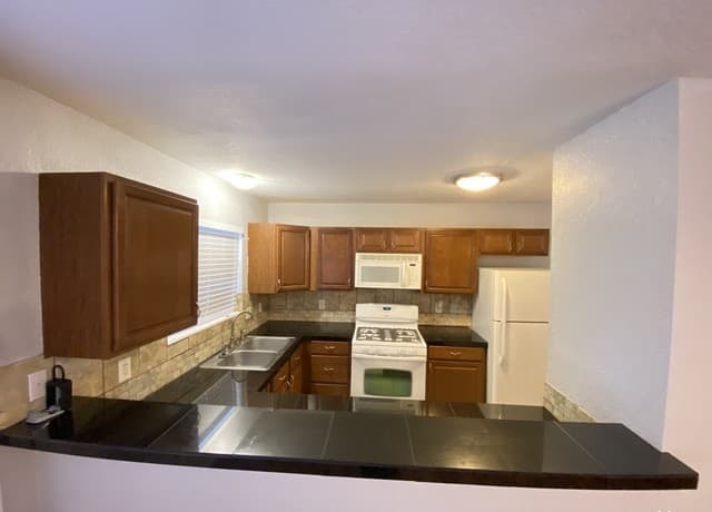 211 Natalen Ave Unit 210 — photo 3