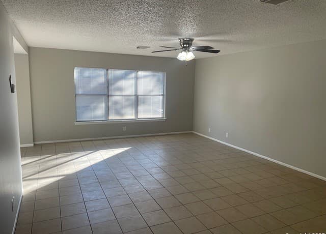 802 Meadow Dale — photo 2