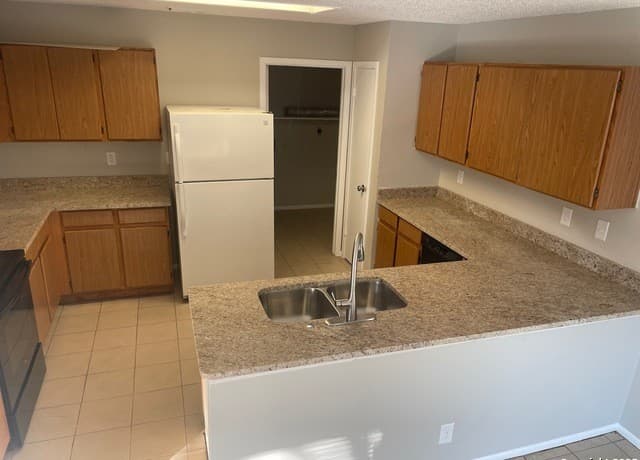 802 Meadow Dale — photo 5