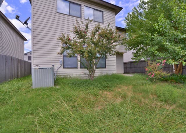 143 Chapel Hill — photo 3