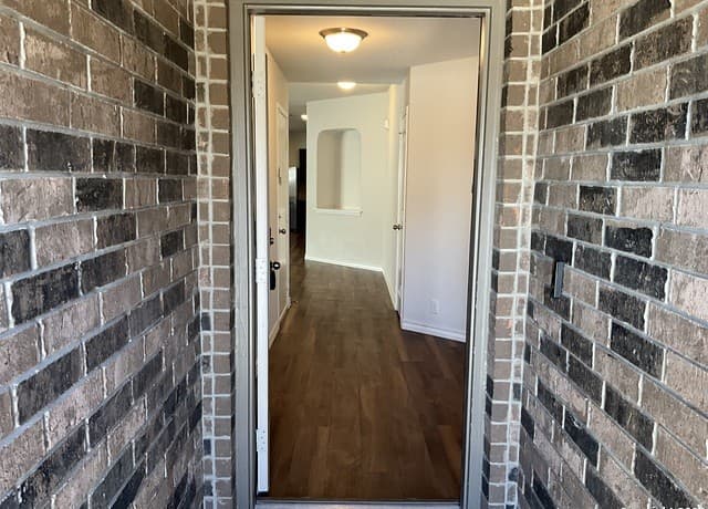 1326 Crow CT — photo 4