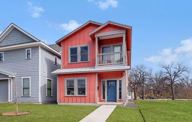 1910 E Houston St - BLDG.4 — photo 3