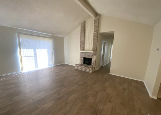 8838 Meadow Trace — photo 4