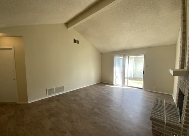 8838 Meadow Trace — photo 5