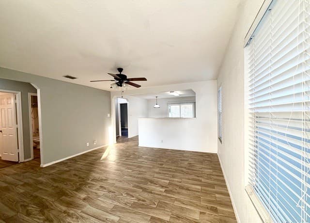 24230 Saffron Plum — photo 3