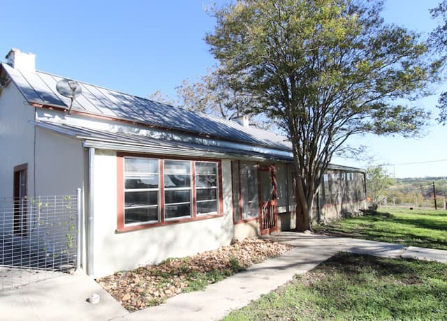 8811 Fm 471 — photo 3