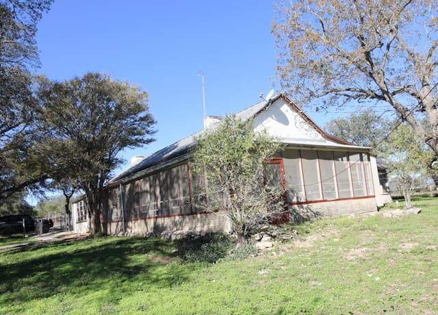 8811 Fm 471 — photo 4