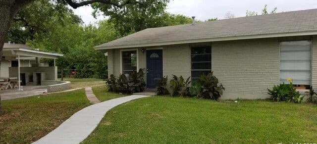 2-bedroom rental at 122 San Angelo in San Antonio TX