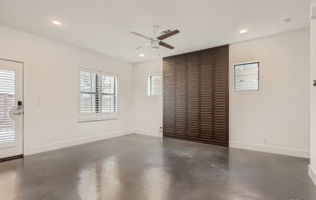 425 E Mistletoe Ave. Unit 200 — photo 5