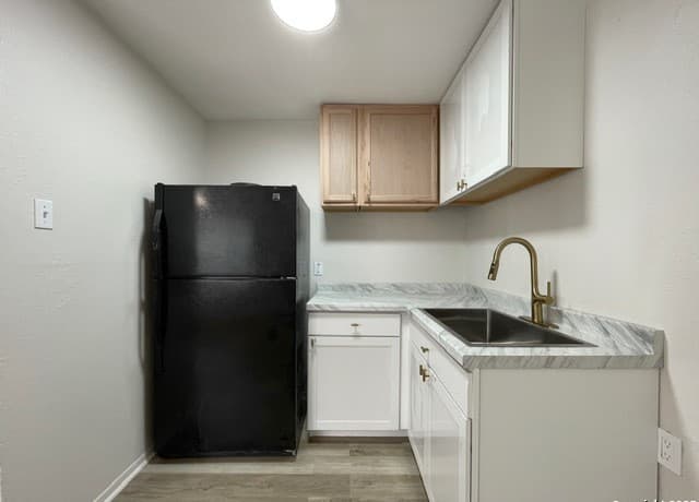 1-bedroom rental at 347 Ware Unit 19 in San Antonio, TX — photo 3