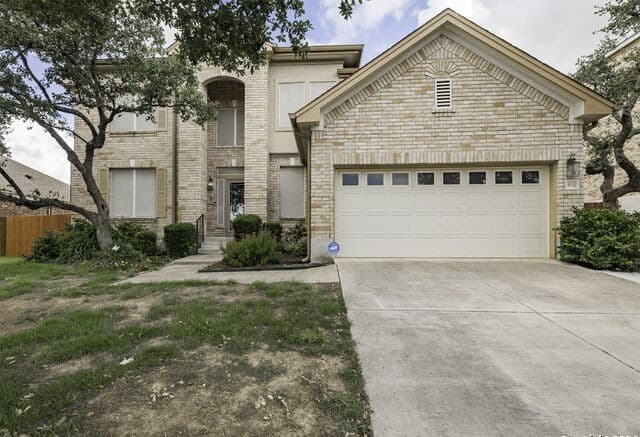 915 Classen Pass — photo 2