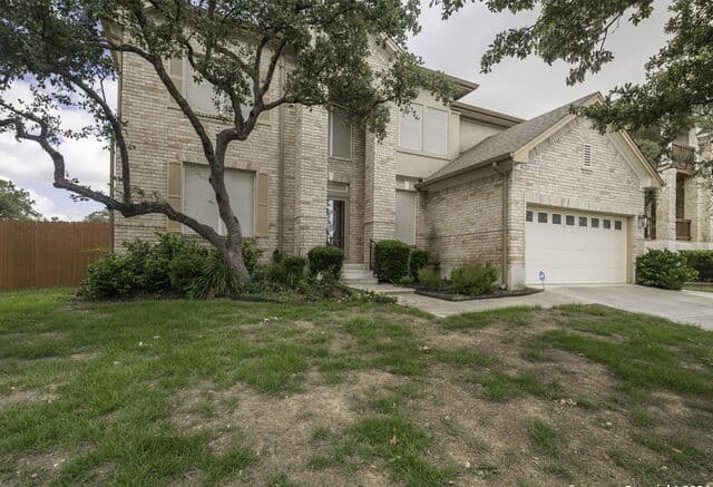 915 Classen Pass — photo 3