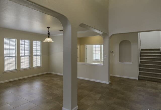 915 Classen Pass — photo 4