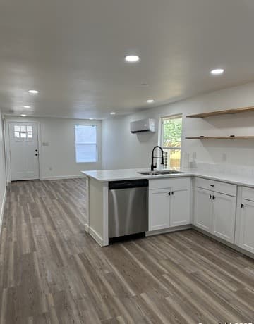 1418 Essex — photo 3