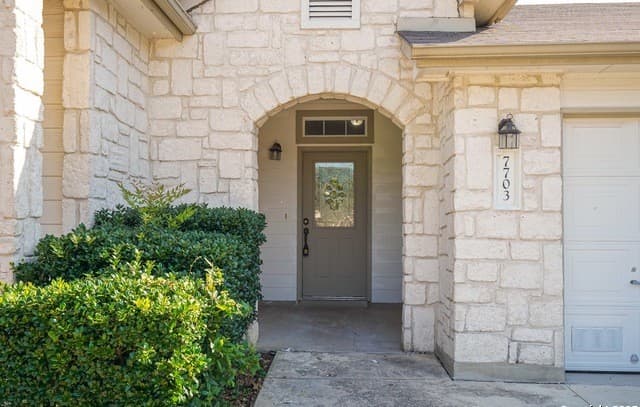 7703 Wexford Square — photo 1