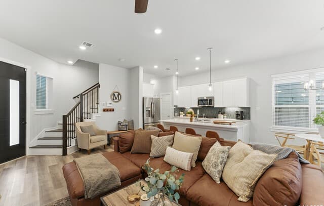 5843 Whitby Unit 26 — photo 3