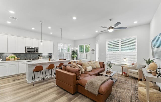 5843 Whitby Unit 26 — photo 4