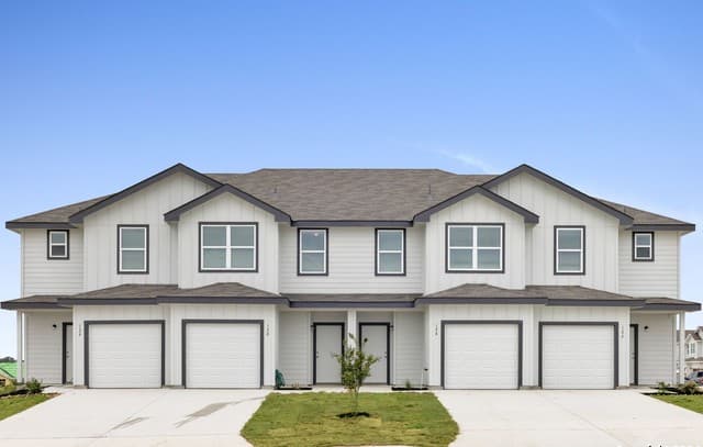 180 Stefan Estate — photo 1