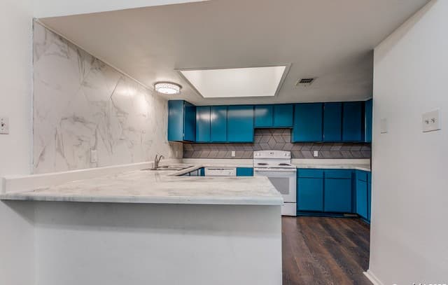 8123 Scottshill — photo 2