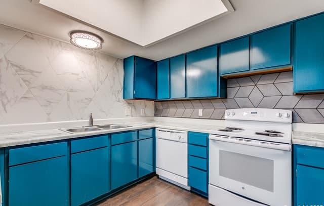 8123 Scottshill — photo 4