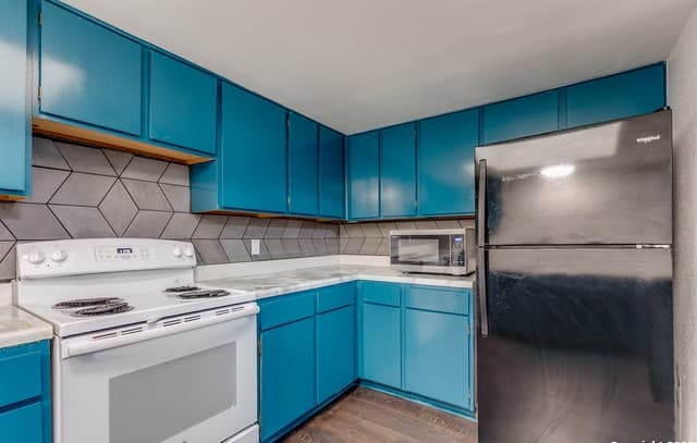 8123 Scottshill — photo 5