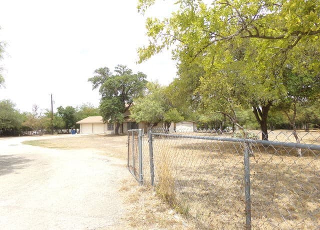 5975 Babcock — photo 3